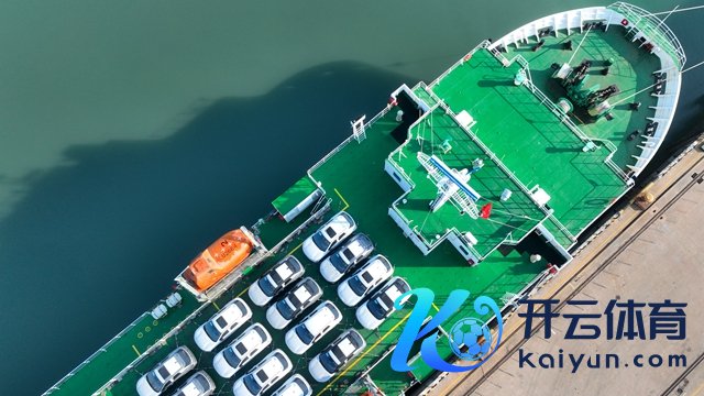 起头:新华社